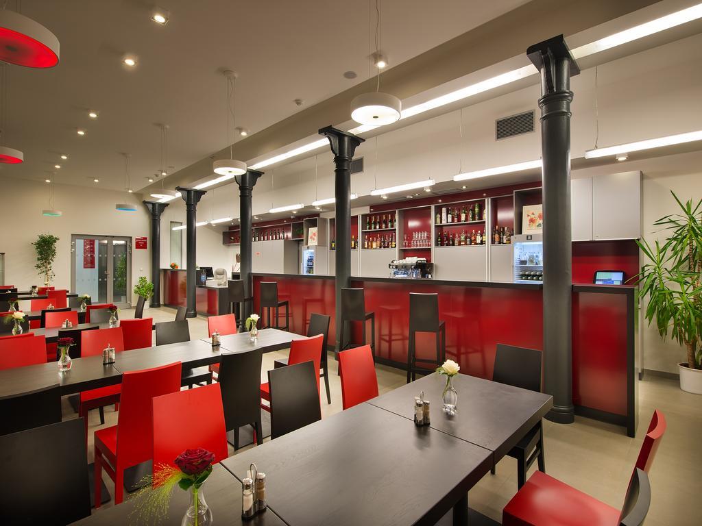Ea Business Hotel 이흘라바 외부 사진