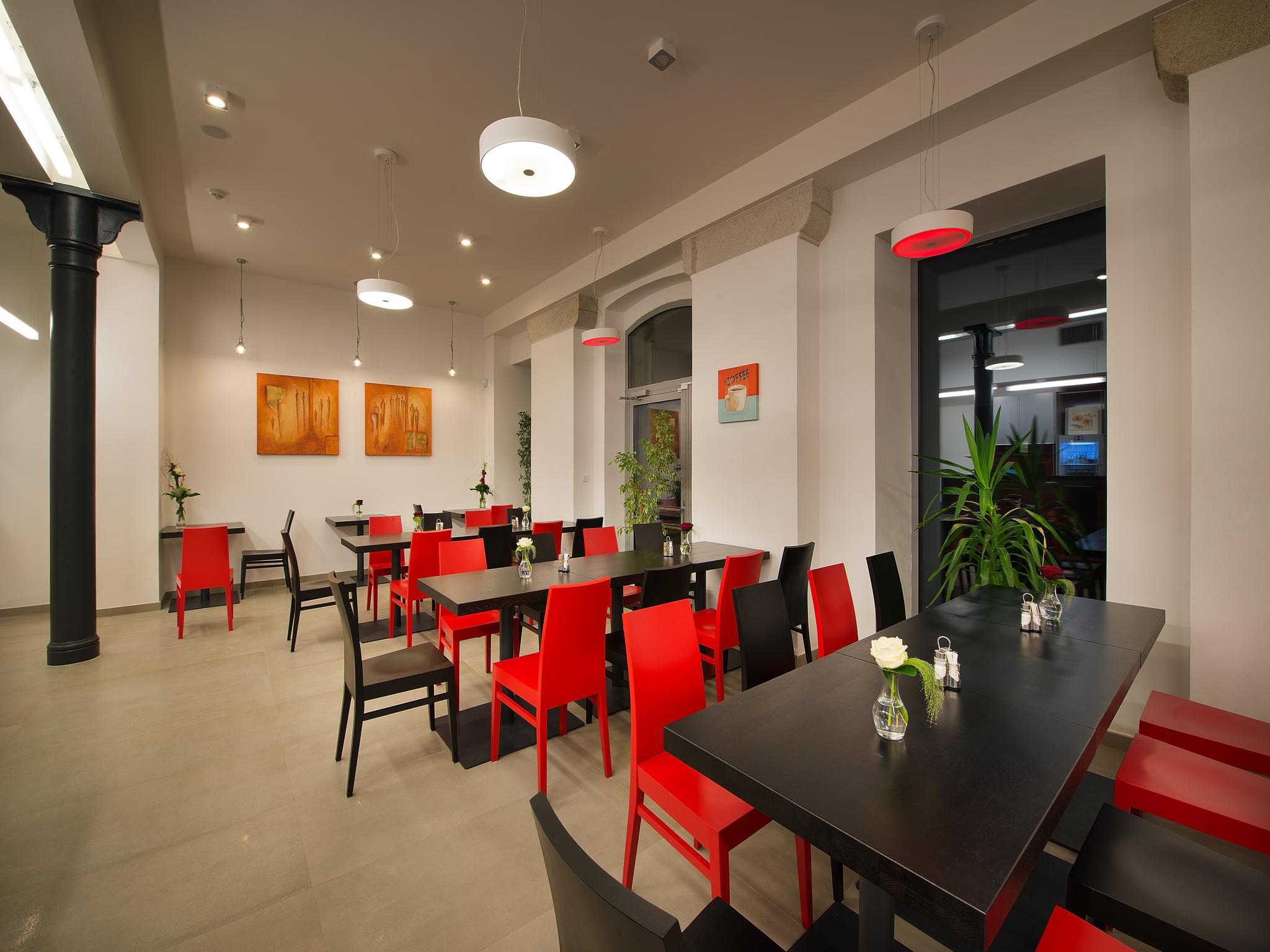 Ea Business Hotel 이흘라바 외부 사진