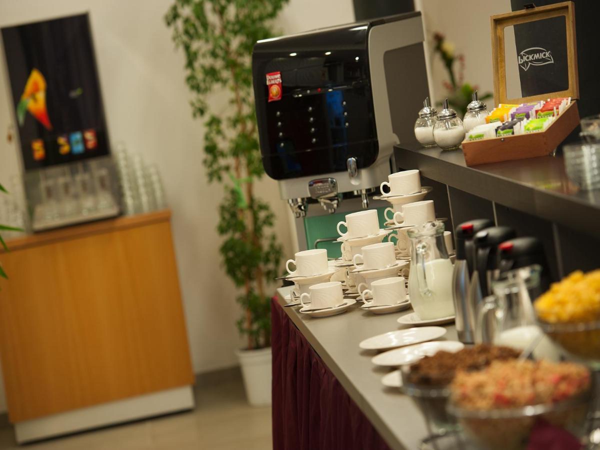 Ea Business Hotel 이흘라바 외부 사진