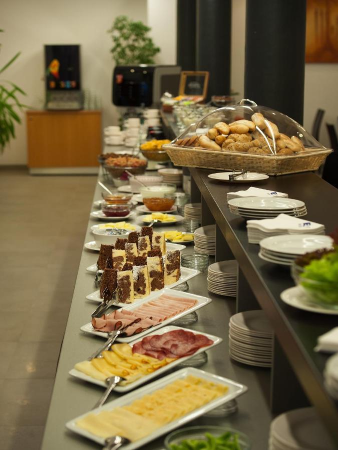 Ea Business Hotel 이흘라바 외부 사진