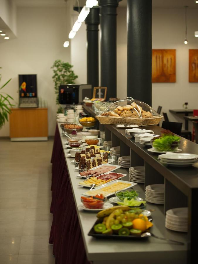 Ea Business Hotel 이흘라바 외부 사진