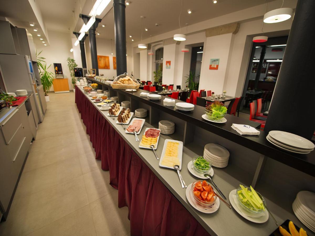 Ea Business Hotel 이흘라바 외부 사진